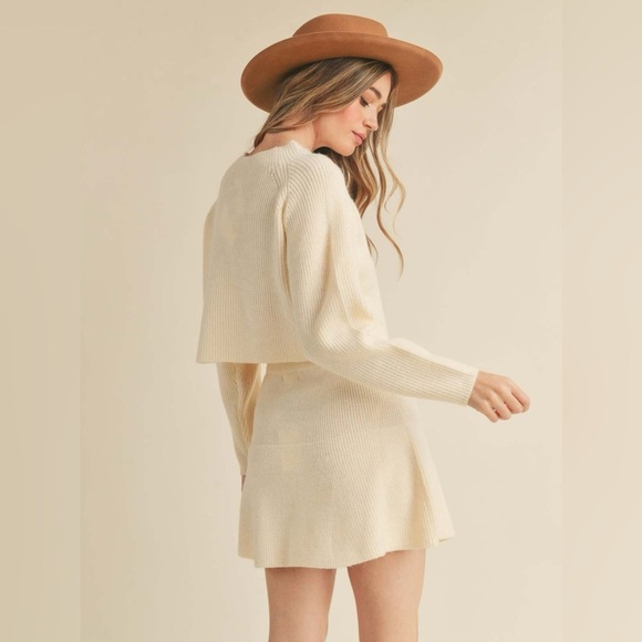 NWT Mable Carter Long Sleeve Sweater Knit Top And Flare Skirt Set- Size Small - Picture 3 of 13